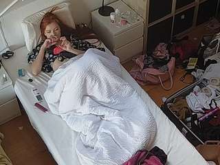 voyeurcam-julmodels-bed-7