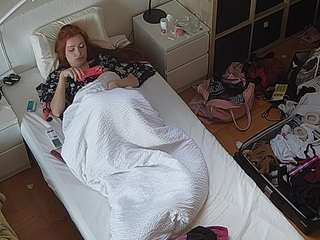 voyeurcam-julmodels-bed-7