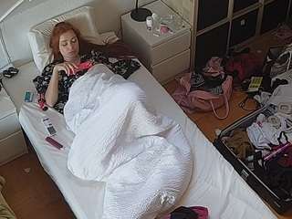voyeurcam-julmodels-bed-7