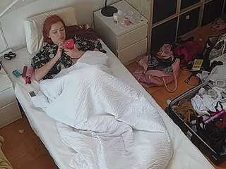voyeurcam-julmodels-bed-7