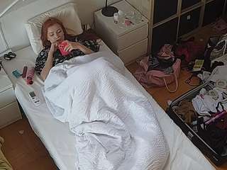 voyeurcam-julmodels-bed-7