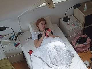 voyeurcam-julmodels-bed-7
