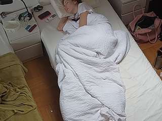 voyeurcam-julmodels-bed-7