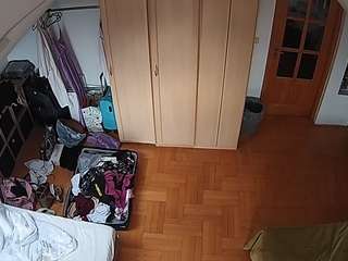 voyeurcam-julmodels-bed-7