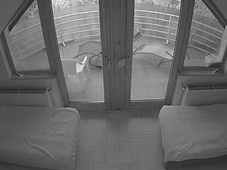 voyeurcam-julmodels-bed-7