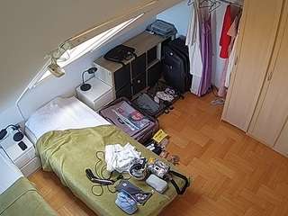 voyeurcam-julmodels-bed-7