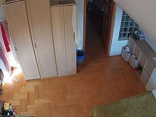 voyeurcam-julmodels-bed-7