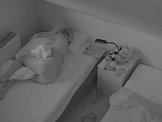 voyeurcam-julmodels-bed-7