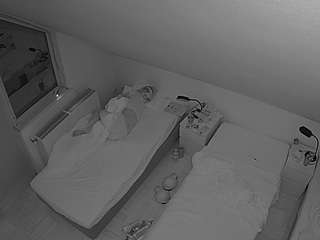 voyeurcam-julmodels-bed-7