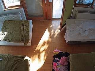 voyeurcam-julmodels-bed-7