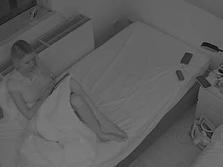 voyeurcam-julmodels-bed-7