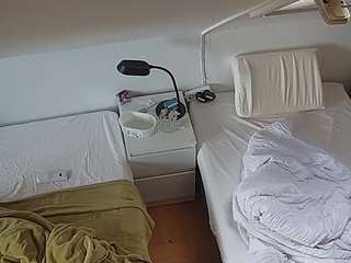 voyeurcam-julmodels-bed-7