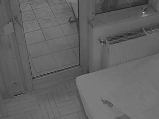 voyeurcam-julmodels-bed-7