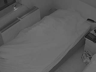 voyeurcam-julmodels-bed-7
