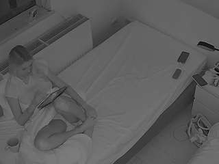 voyeurcam-julmodels-bed-7 Public Chat Channel