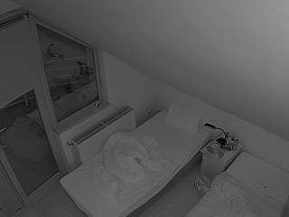 voyeurcam-julmodels-bed-7