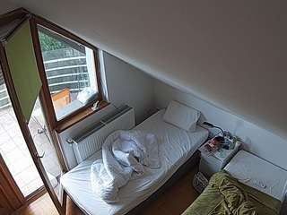 voyeurcam-julmodels-bed-7