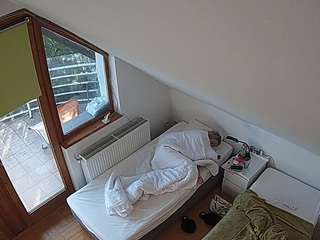 voyeurcam-julmodels-bed-7