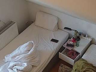 voyeurcam-julmodels-bed-7