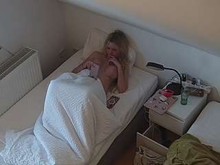 voyeurcam-julmodels-bed-7 Thumb Image