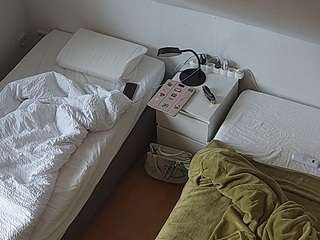 voyeurcam-julmodels-bed-7
