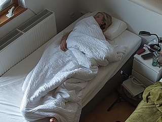 voyeurcam-julmodels-bed-7
