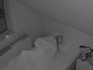 voyeurcam-julmodels-bed-7
