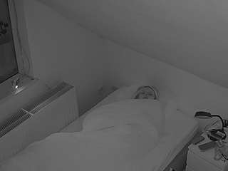 voyeurcam-julmodels-bed-7