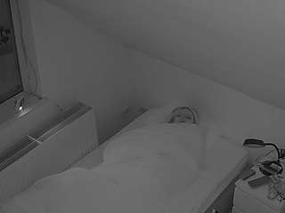 voyeurcam-julmodels-bed-7