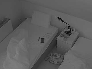 voyeurcam-julmodels-bed-7