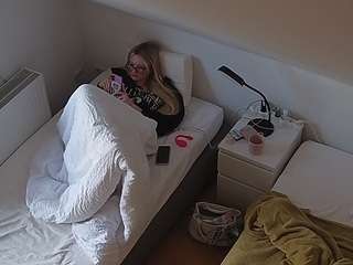 voyeurcam-julmodels-bed-7