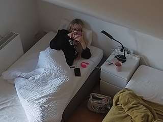 voyeurcam-julmodels-bed-7