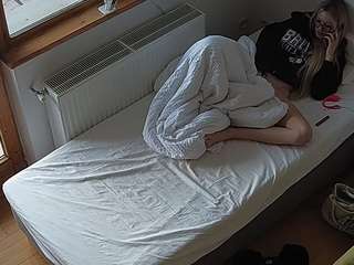 voyeurcam-julmodels-bed-7