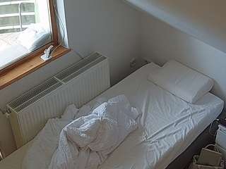 voyeurcam-julmodels-bed-7