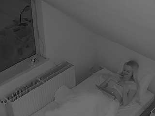 voyeurcam-julmodels-bed-7