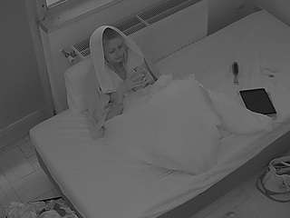 voyeurcam-julmodels-bed-7