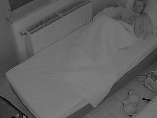 voyeurcam-julmodels-bed-7