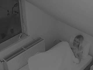 voyeurcam-julmodels-bed-7