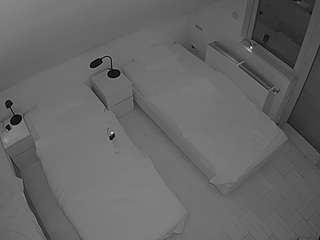 voyeurcam-julmodels-bed-7