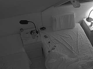 voyeurcam-julmodels-bed-7