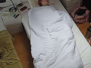 voyeurcam-julmodels-bed-7