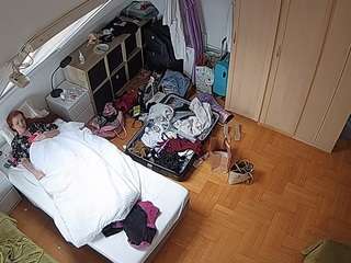 voyeurcam-julmodels-bed-7