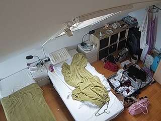 voyeurcam-julmodels-bed-7