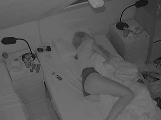 voyeurcam-julmodels-bed-7