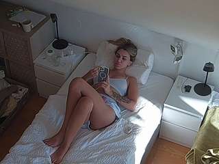 voyeurcam-julmodels-bed-7