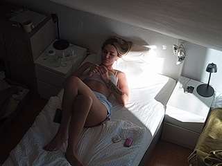 voyeurcam-julmodels-bed-7