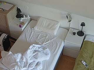 voyeurcam-julmodels-bed-7