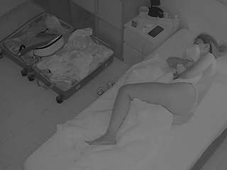 voyeurcam-julmodels-bed-7