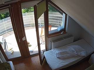 voyeurcam-julmodels-bed-7