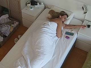 voyeurcam-julmodels-bed-7